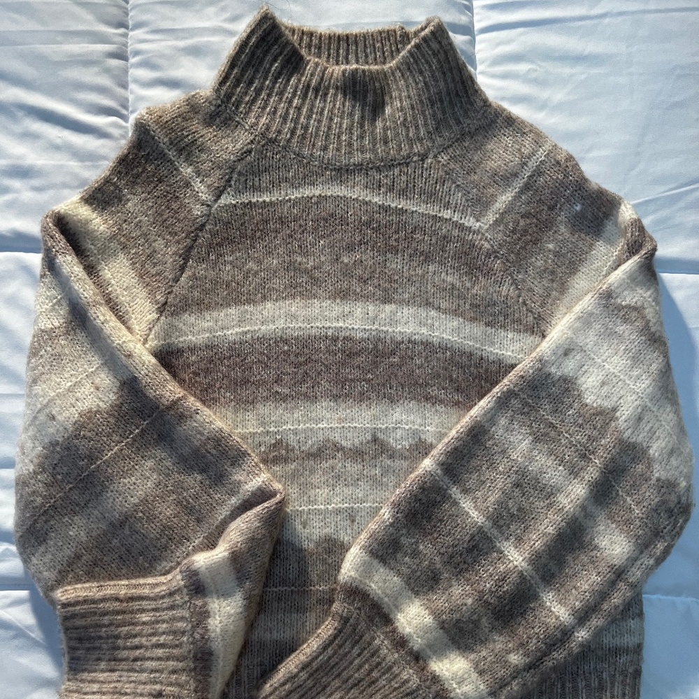 Abercrombie and Fitch sweater
